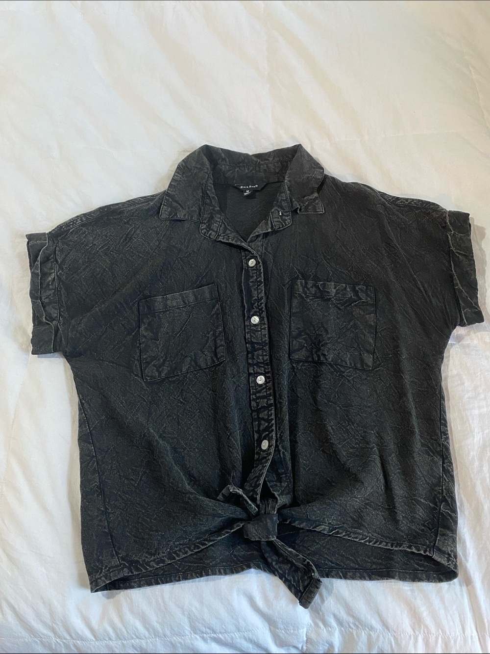 Black Button-Front Short Sleeve Tie-Hem Shirt